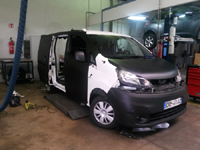 Total covering car wrapping noir mat Hexis black mat Nissan NV200